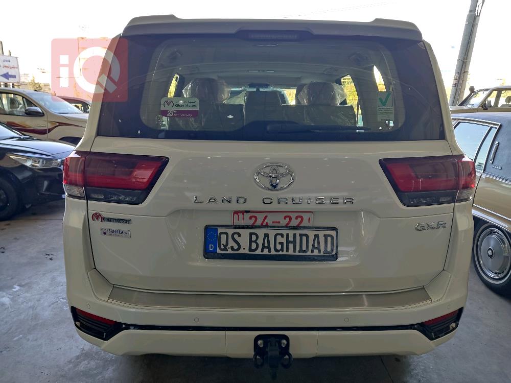تۆیۆتا لاند کروزەر